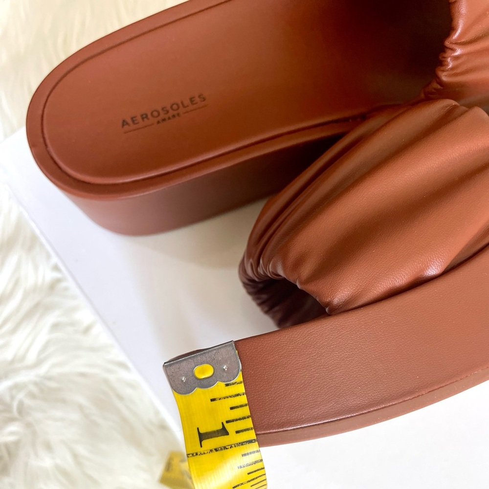NWT, AEROSOLES Dada Sandals in Tan, New in box - Picture 12 of 12
